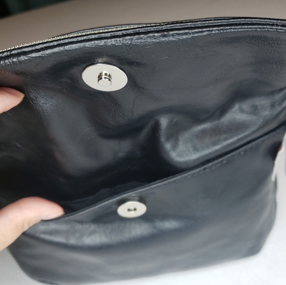 Relic Crossbody Adjustable Strap Purse - Picture 5 of 7